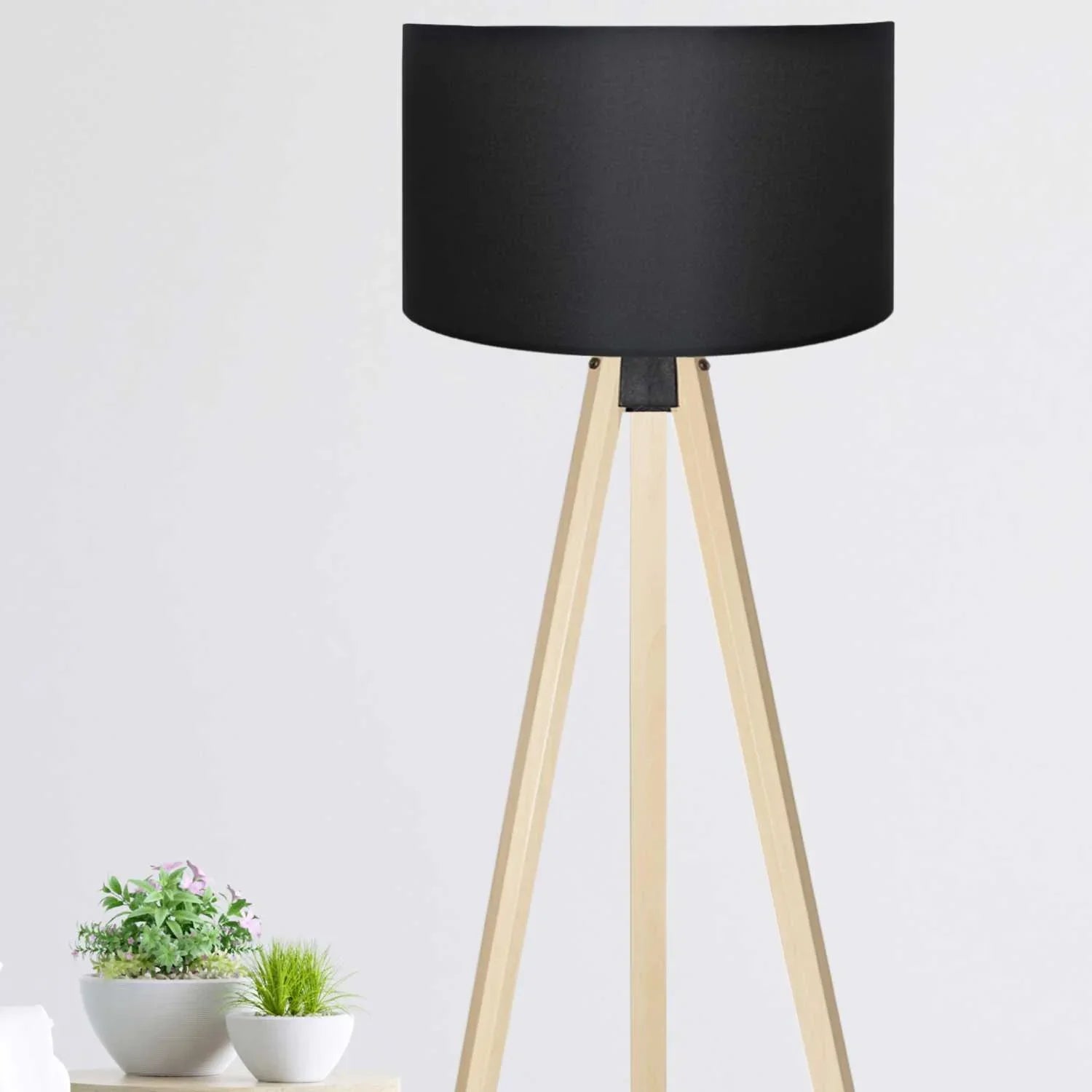 Desire Lampă de Podea Practică din Lemn cu Trei Picioare - Desire Furniture